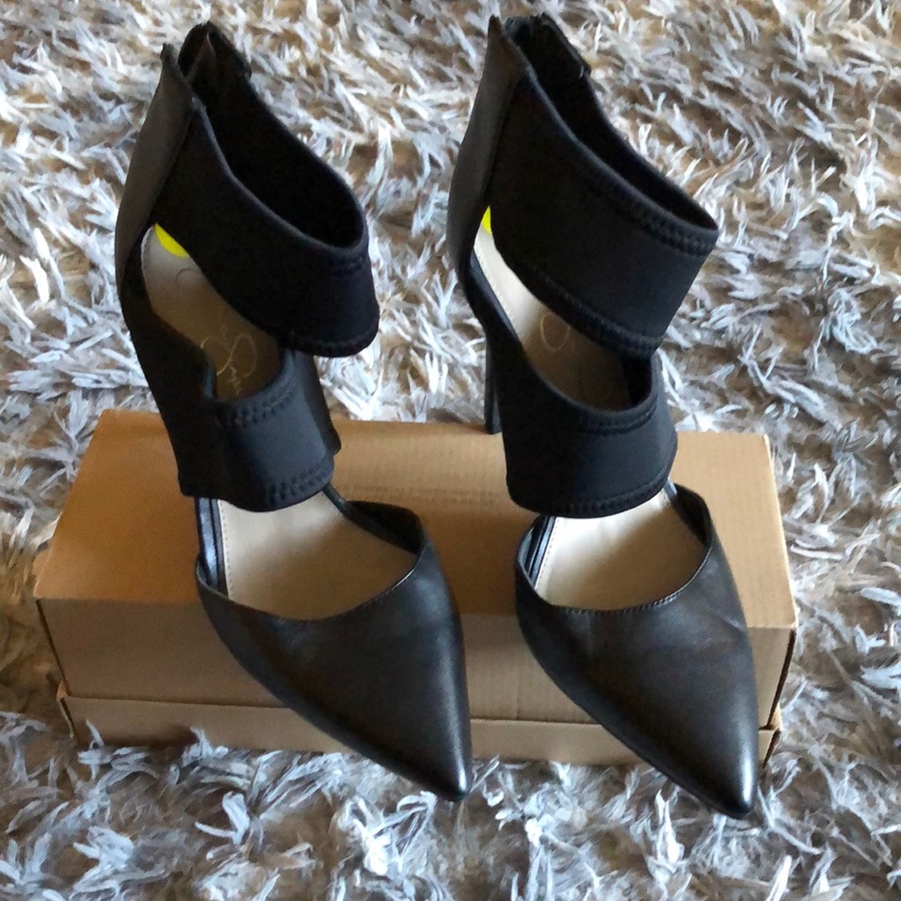 Jessica Simpson brand womens heels. Size 9.